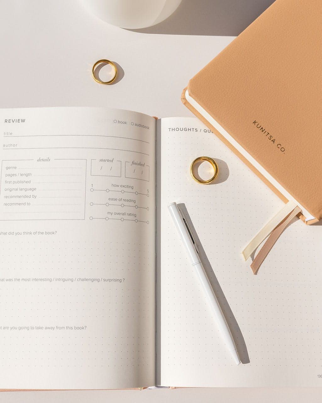 Kunitsa Co. Reading Journal. Book Journal for Book Lovers & Readers. Review  and Track Your Reading (Beige) : : Office Products